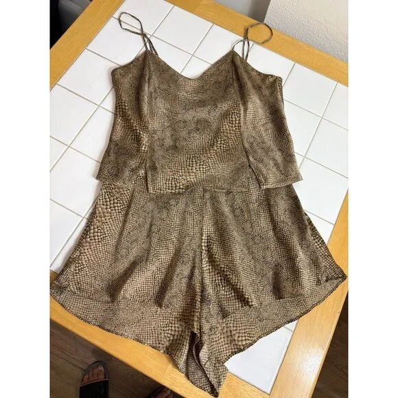 Vintage Victoria's Secret 100% Silk Snake Print Cami & Tap Shorts Set M Y2K - Picture 8 of 16
